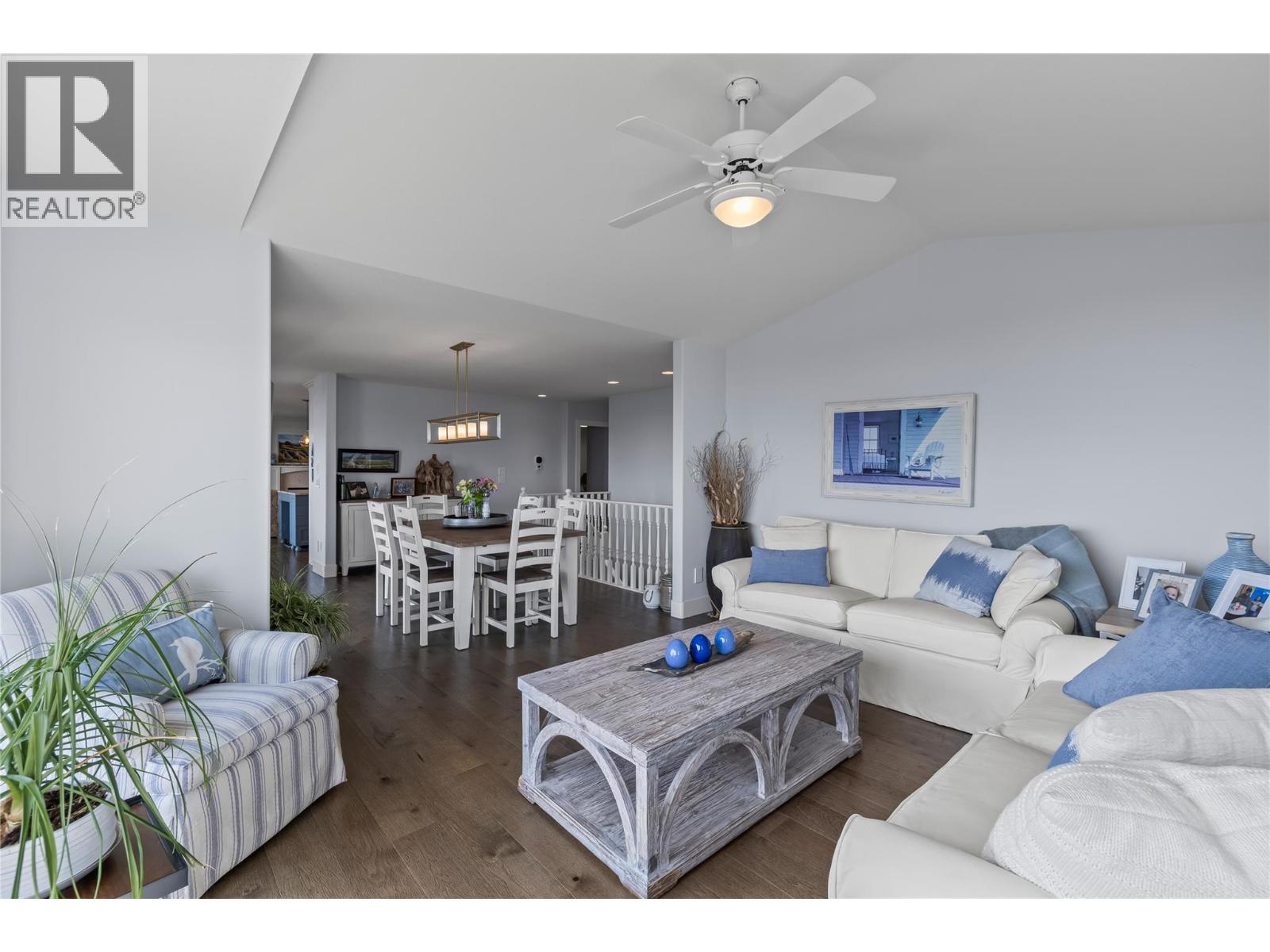 Picture for 1546 Golden View  Drive https://www.cirrealty.ca/reb/bc/7/10366317_6.jpg