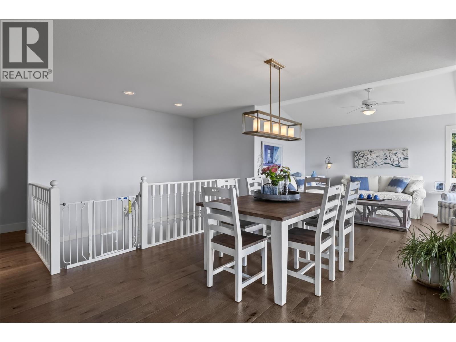 Picture for 1546 Golden View  Drive https://www.cirrealty.ca/reb/bc/7/10366317_7.jpg