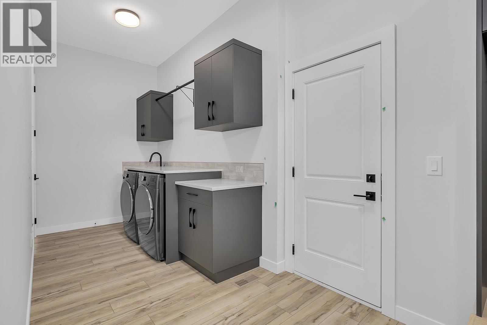Picture for 771 Carnoustie  Drive https://www.cirrealty.ca/reb/bc/7/10366527_19.jpg
