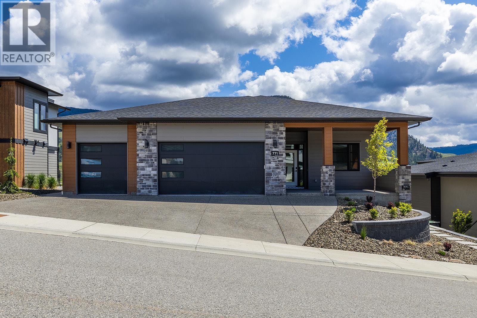 Picture for 771 Carnoustie  Drive https://www.cirrealty.ca/reb/bc/7/10366527_2.jpg