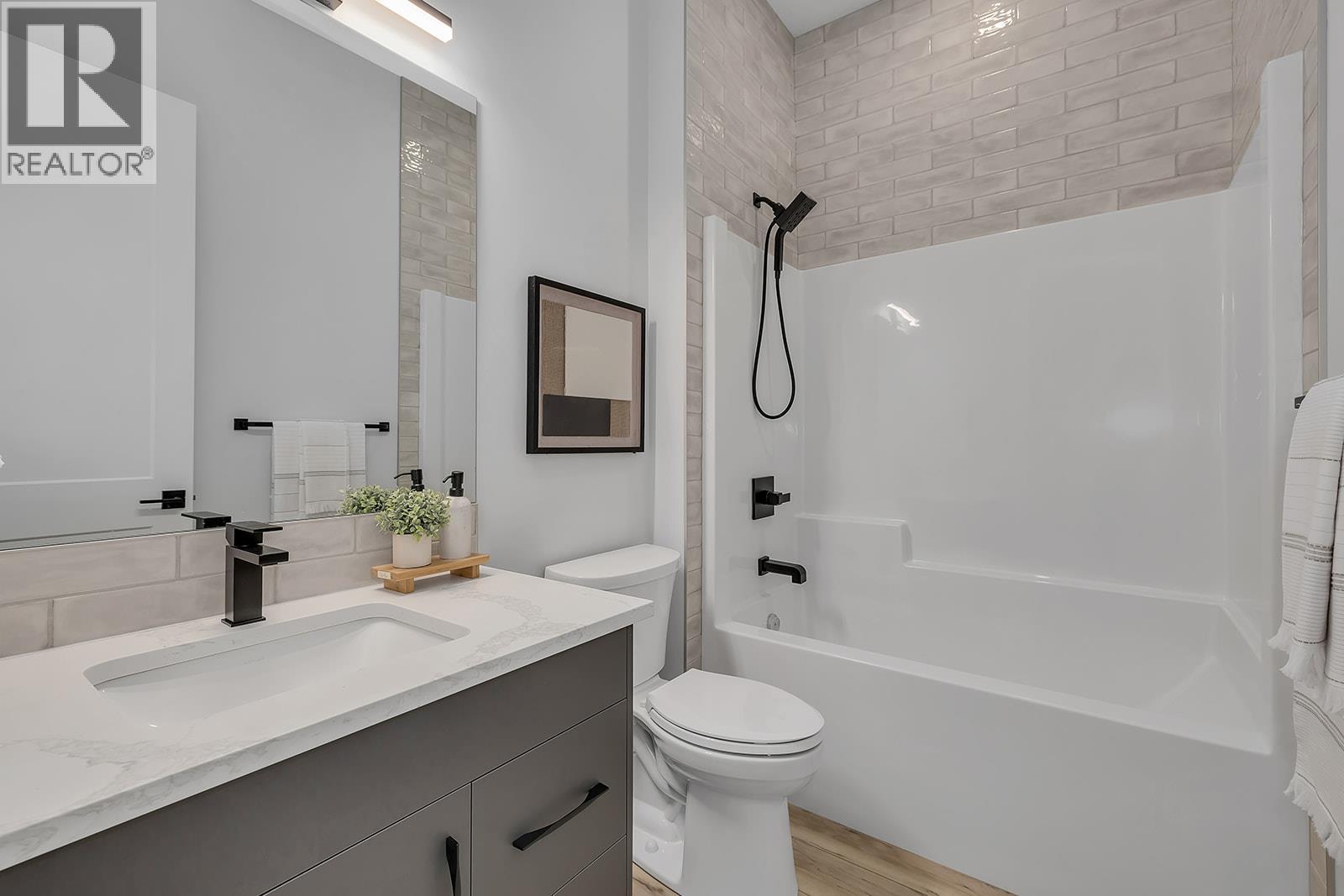 Picture for 771 Carnoustie  Drive https://www.cirrealty.ca/reb/bc/7/10366527_24.jpg