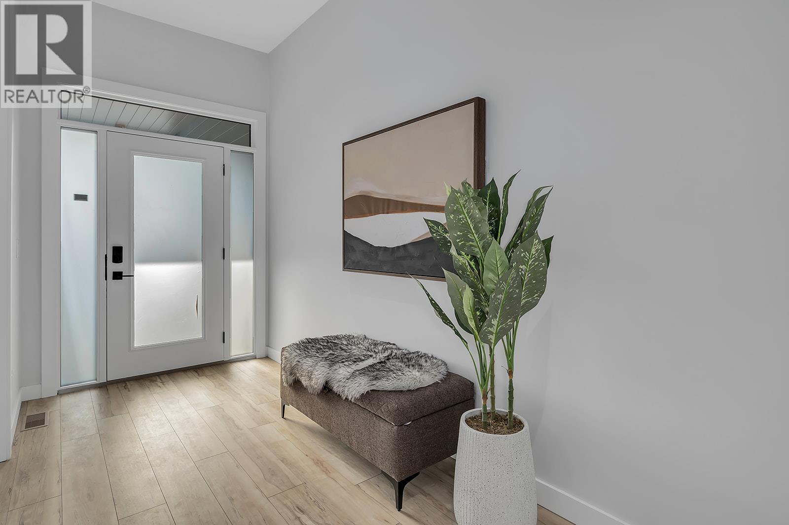 Picture for 771 Carnoustie  Drive https://www.cirrealty.ca/reb/bc/7/10366527_25.jpg
