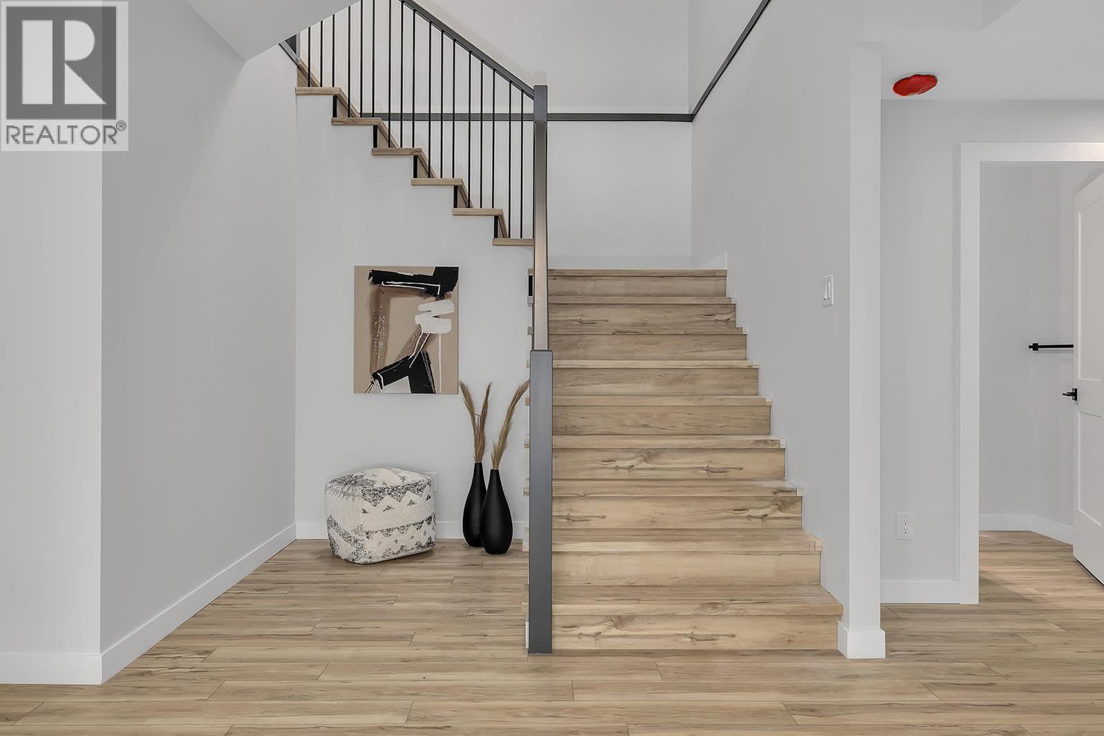 Picture for 771 Carnoustie  Drive https://www.cirrealty.ca/reb/bc/7/10366527_27.jpg