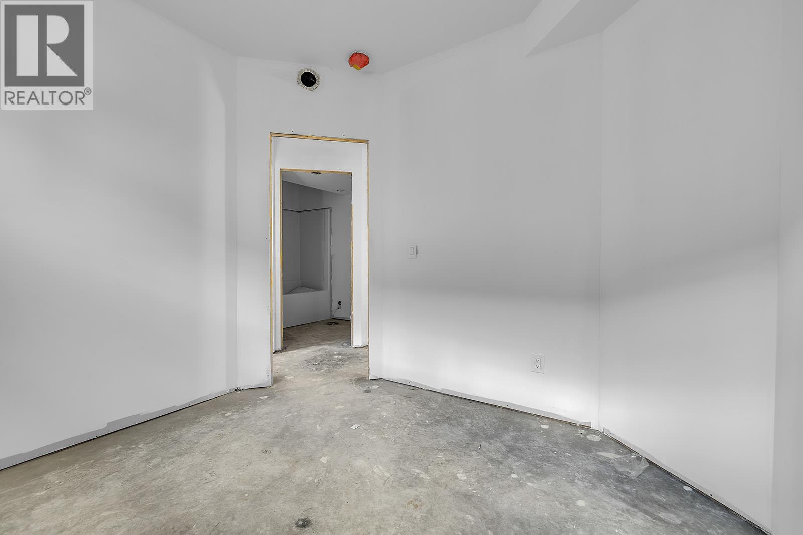 Picture for 771 Carnoustie  Drive https://www.cirrealty.ca/reb/bc/7/10366527_54.jpg