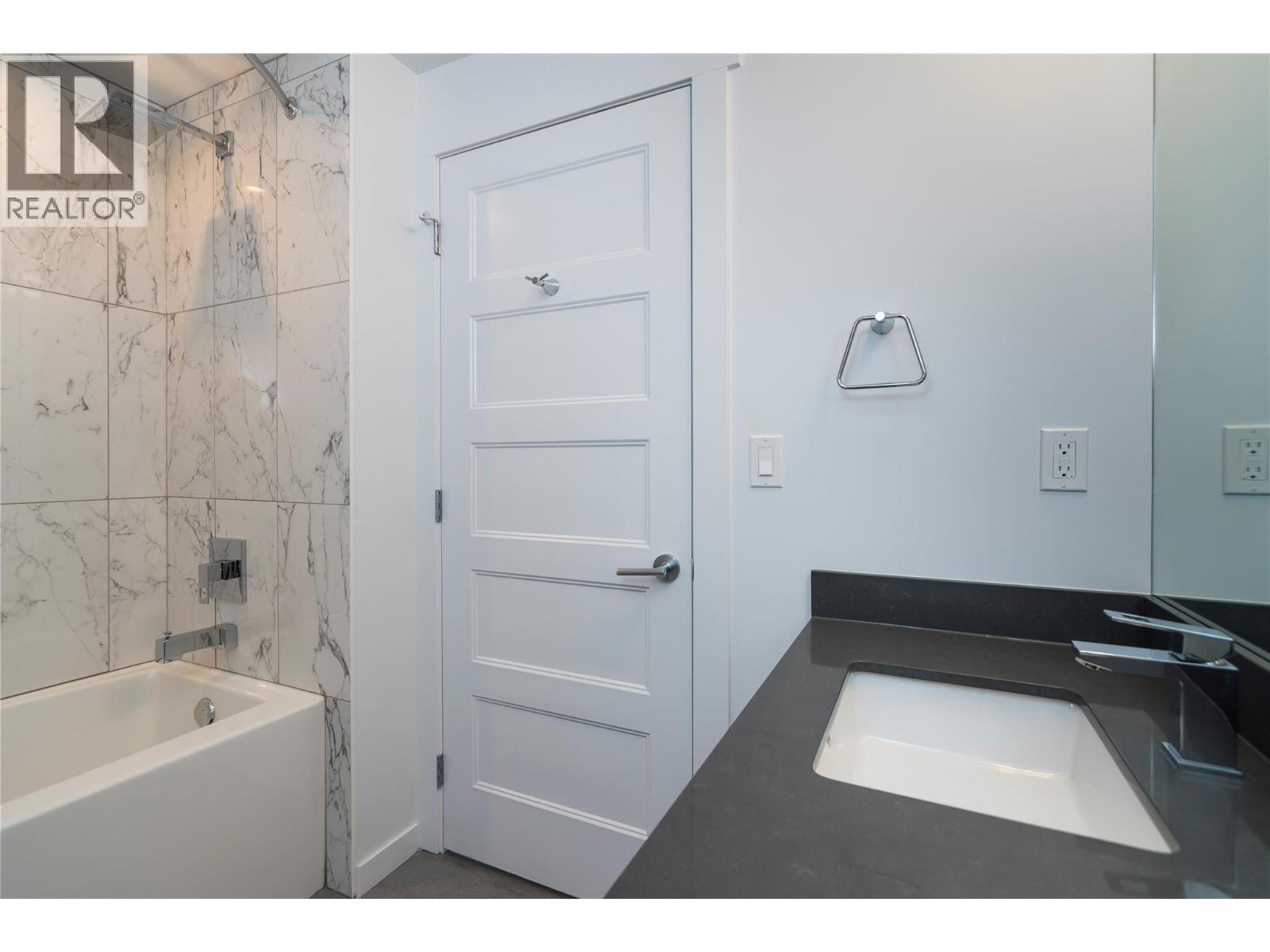 Picture for Unit #305, 710 Stockwell  Avenue https://www.cirrealty.ca/reb/bc/7/10366577_10.jpg