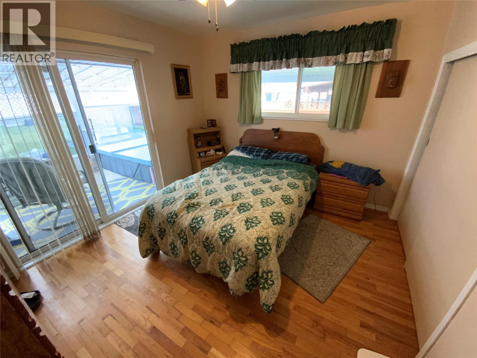 Picture for 449 Conklin  Avenue https://www.cirrealty.ca/reb/bc/7/10366587_15.jpg