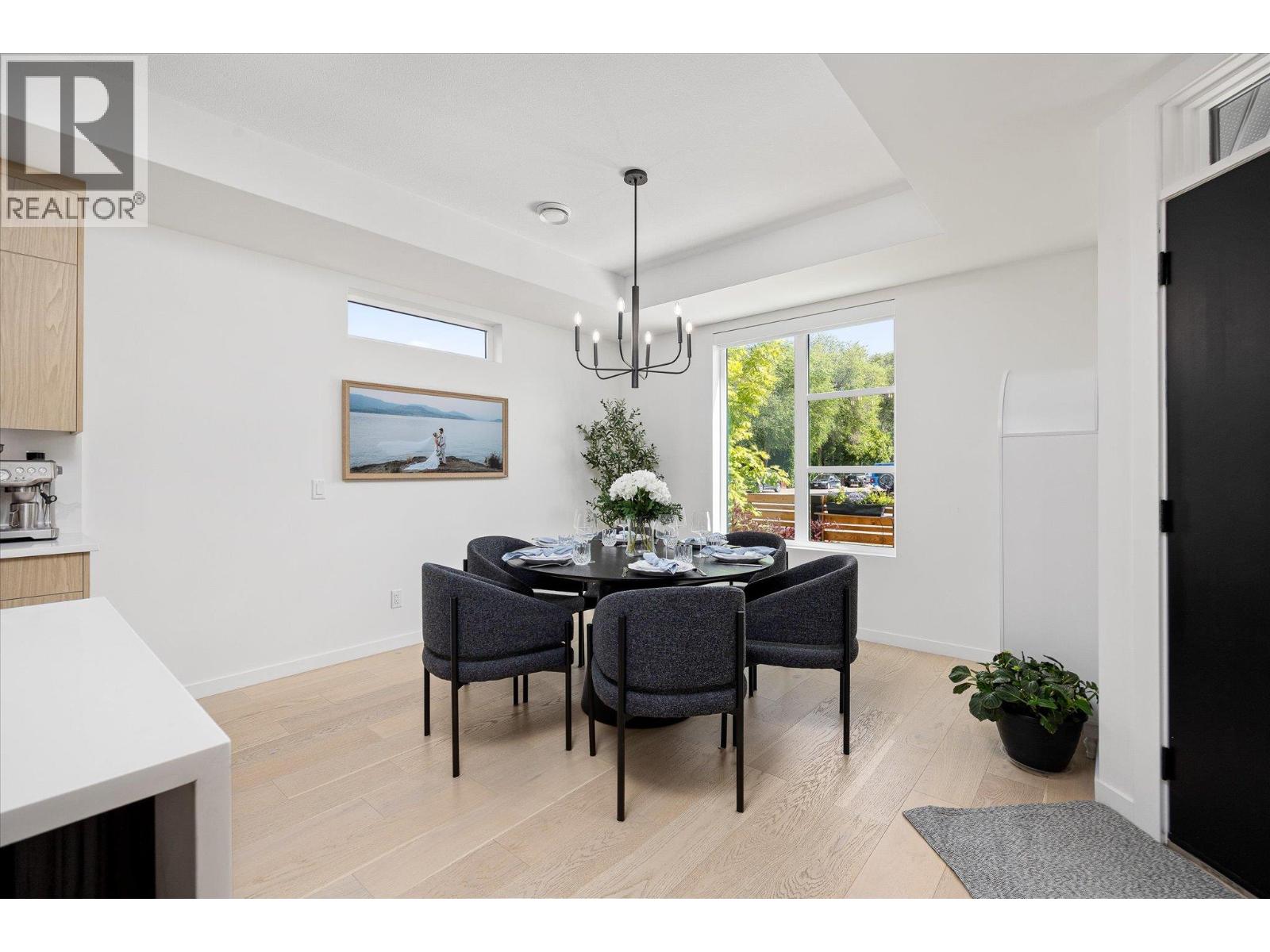 Picture for 796 Wardlaw  Avenue https://www.cirrealty.ca/reb/bc/7/10366597_29.jpg