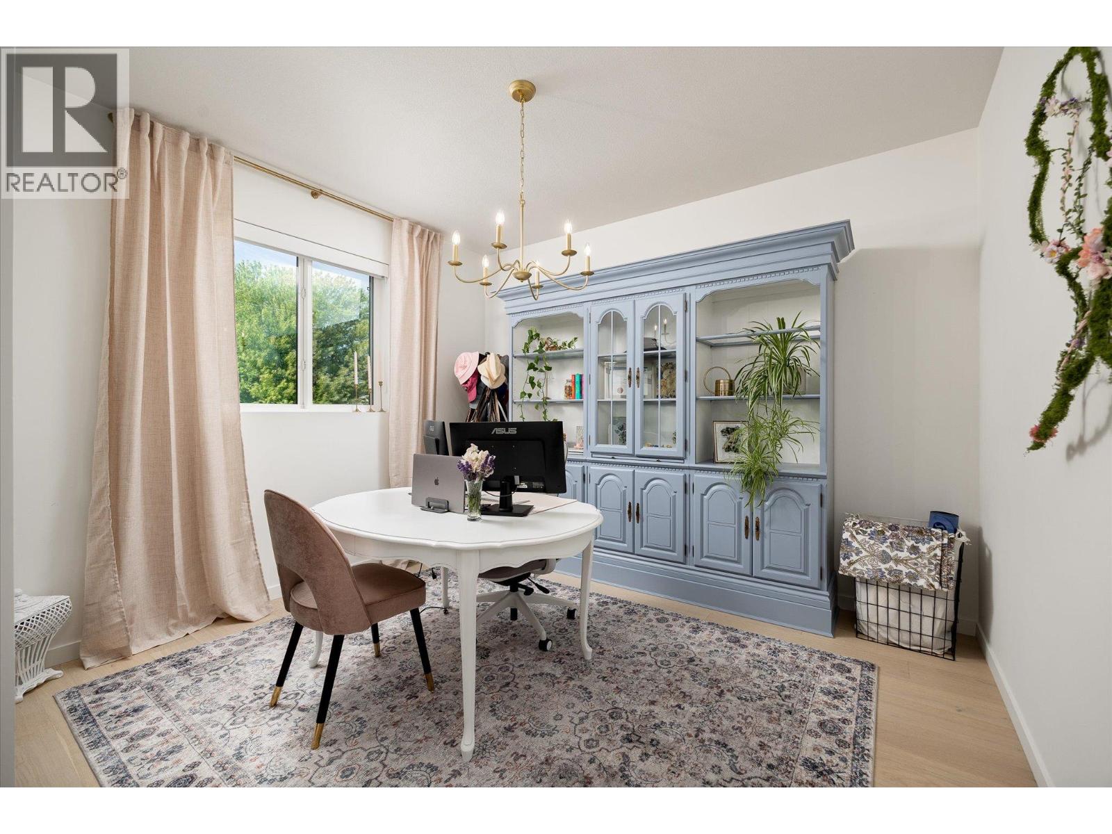 Picture for 796 Wardlaw  Avenue https://www.cirrealty.ca/reb/bc/7/10366597_40.jpg