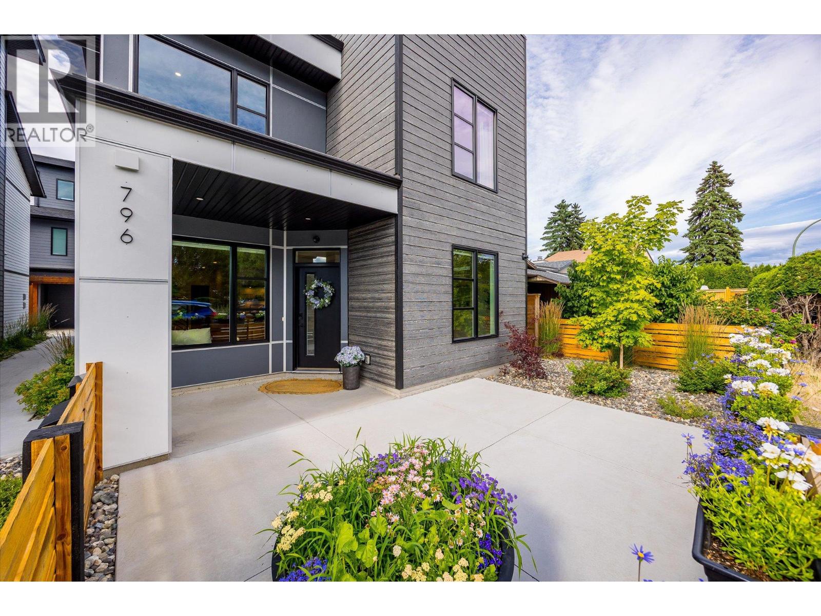 Picture for 796 Wardlaw  Avenue https://www.cirrealty.ca/reb/bc/7/10366597_56.jpg