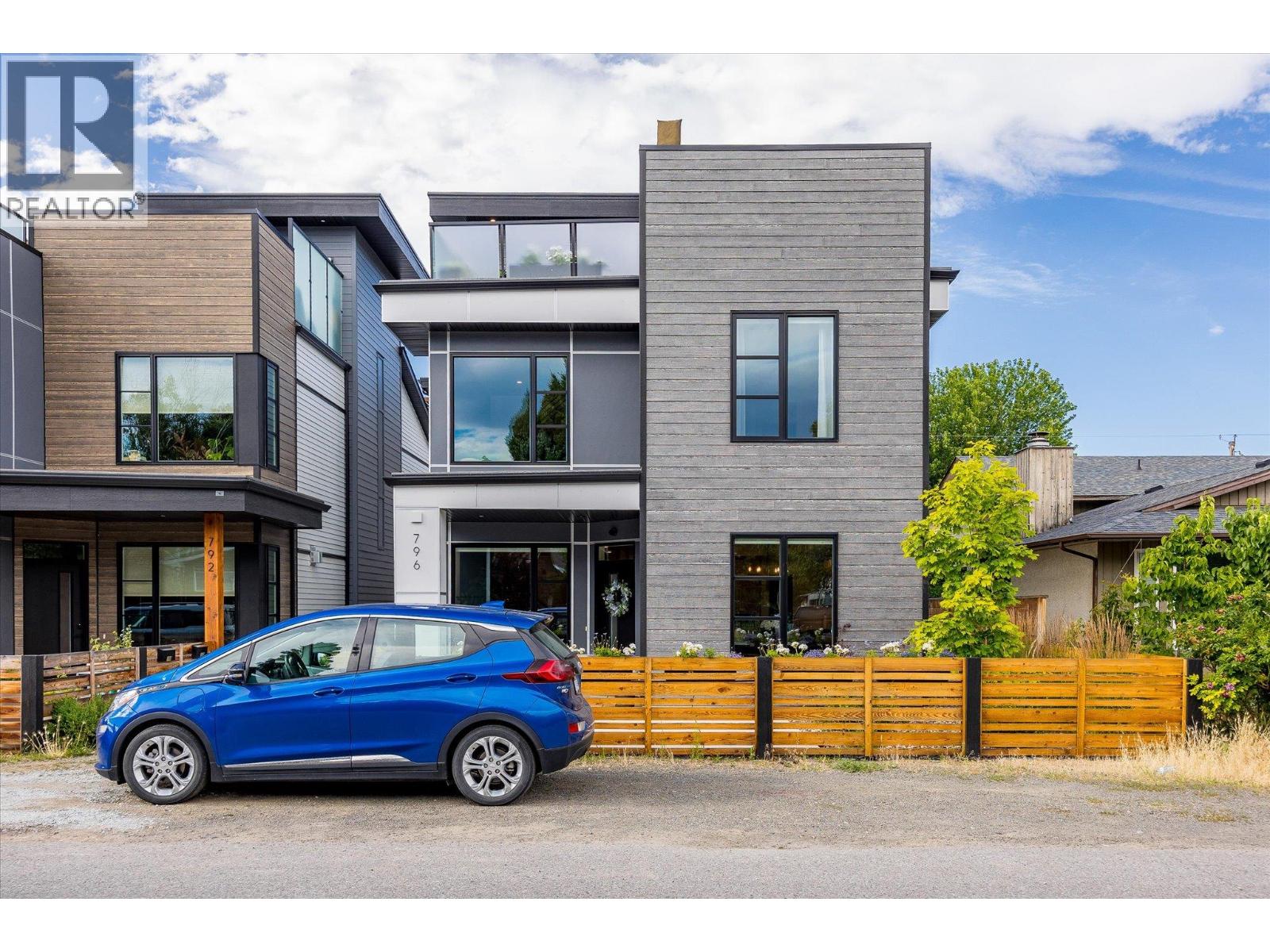 Picture for 796 Wardlaw  Avenue https://www.cirrealty.ca/reb/bc/7/10366597_58.jpg