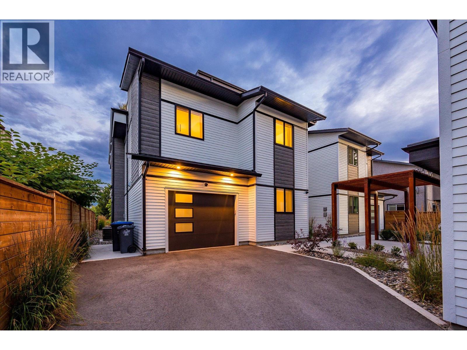 Picture for 796 Wardlaw  Avenue https://www.cirrealty.ca/reb/bc/7/10366597_64.jpg