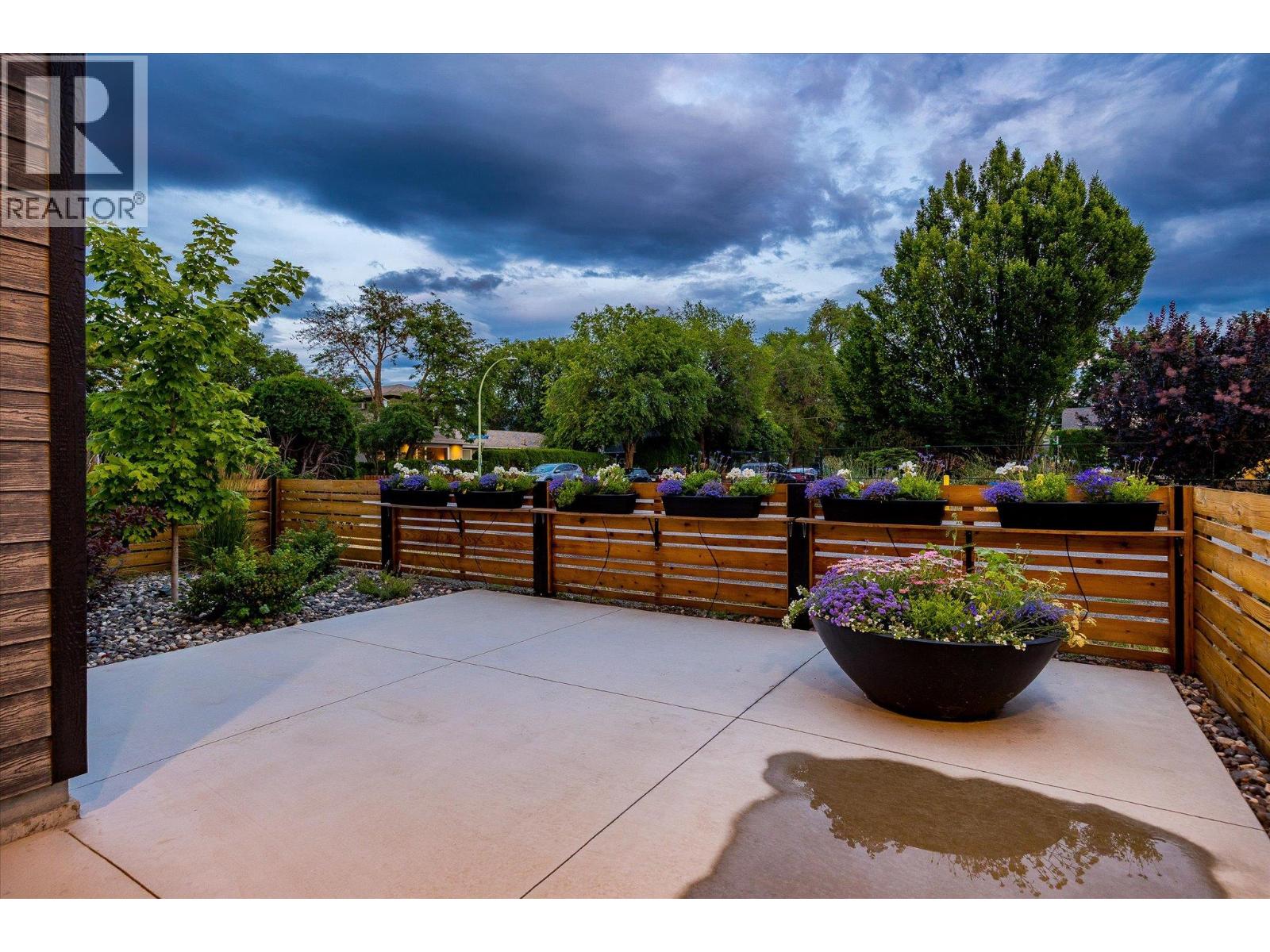 Picture for 796 Wardlaw  Avenue https://www.cirrealty.ca/reb/bc/7/10366597_65.jpg