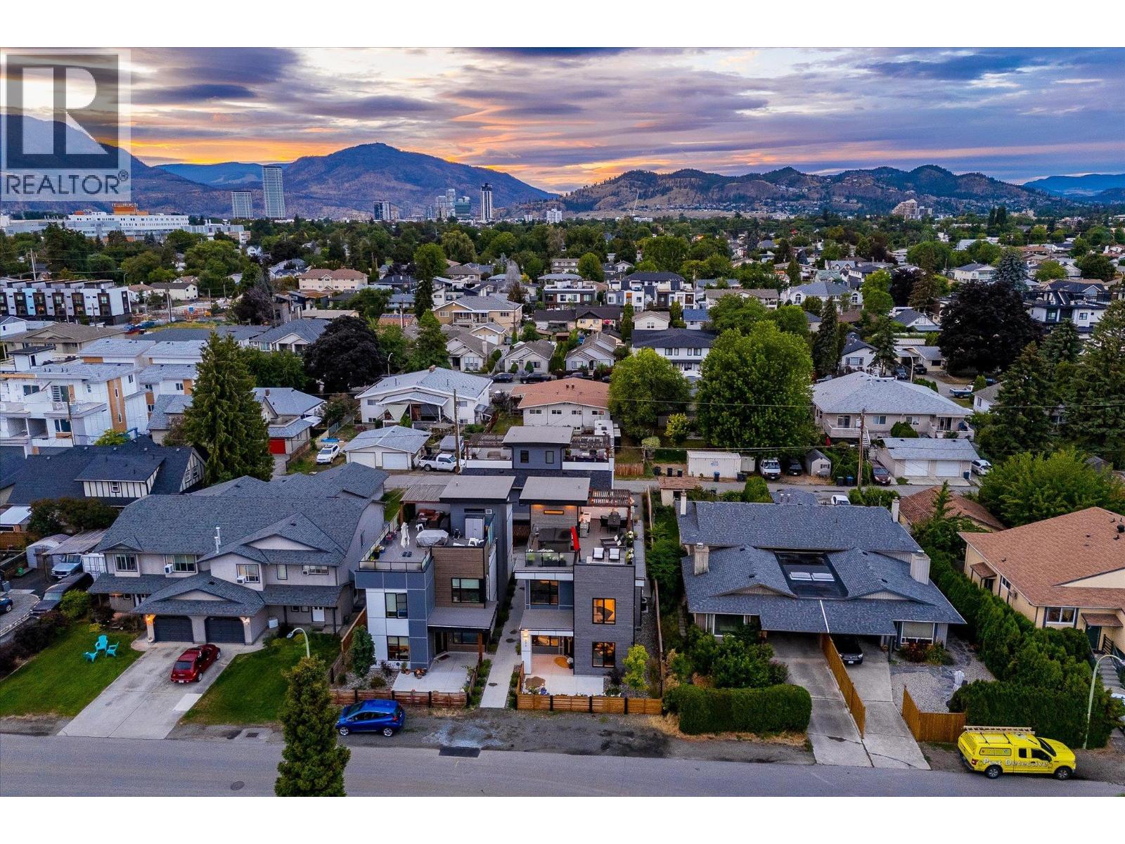 Picture for 796 Wardlaw  Avenue https://www.cirrealty.ca/reb/bc/7/10366597_69.jpg