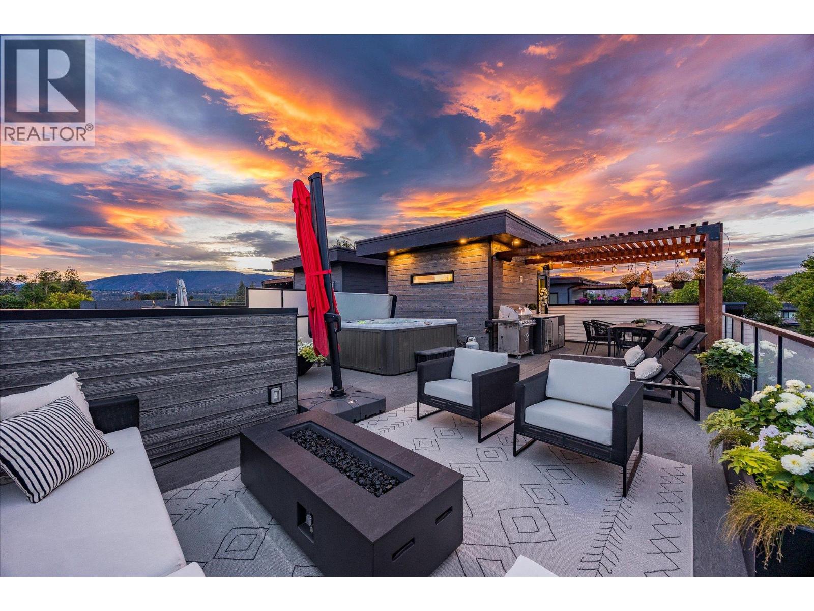 Picture for 796 Wardlaw  Avenue https://www.cirrealty.ca/reb/bc/7/10366597_9.jpg