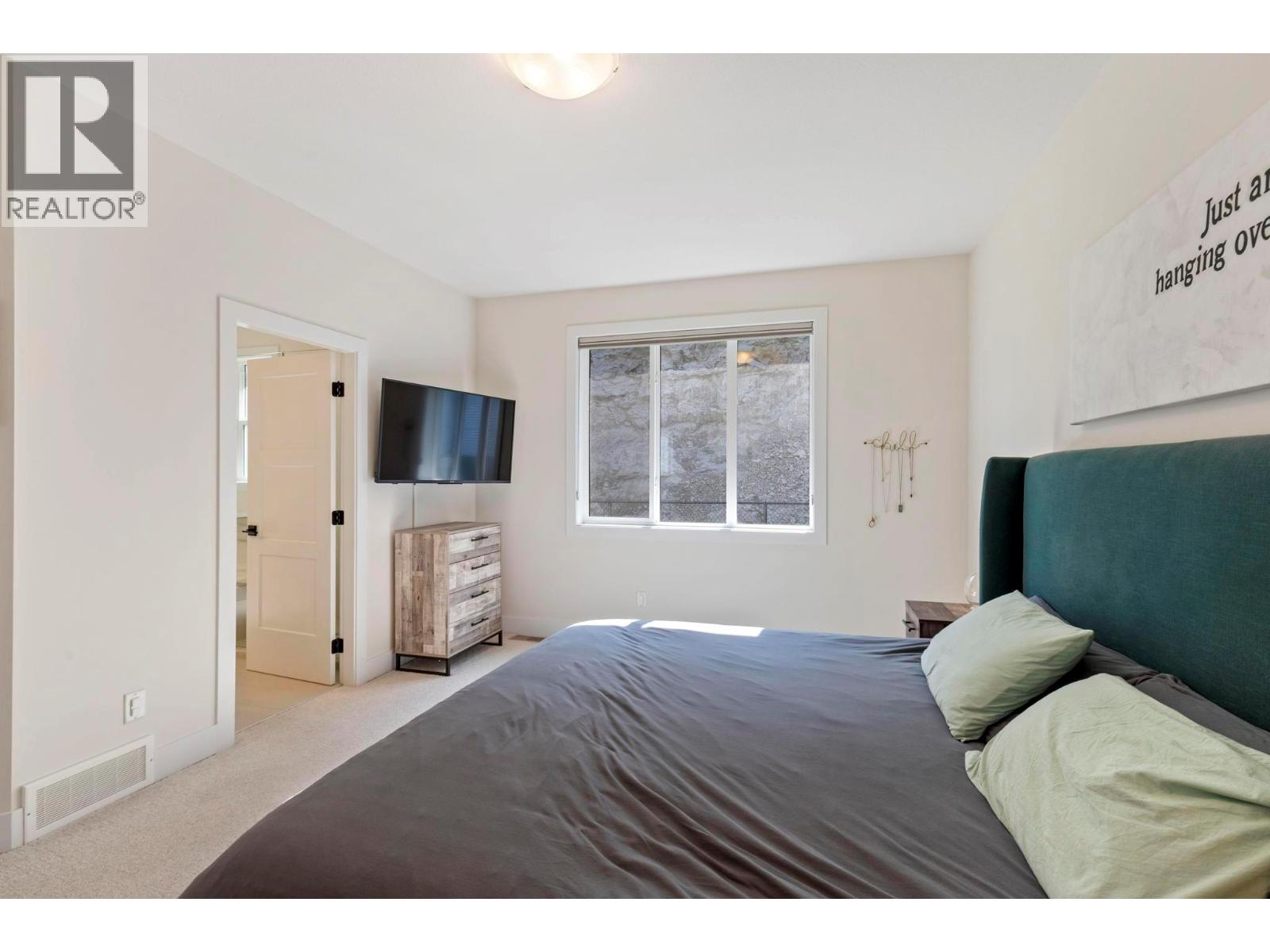 Picture for 2209 Lavetta  Drive https://www.cirrealty.ca/reb/bc/7/10366707_14.jpg