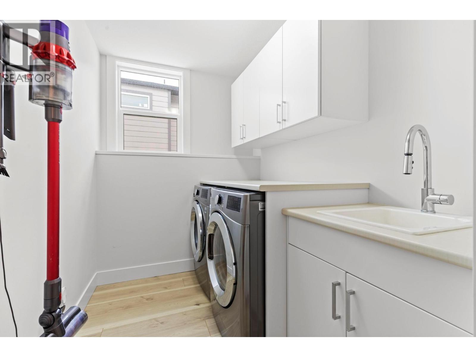 Picture for 2209 Lavetta  Drive https://www.cirrealty.ca/reb/bc/7/10366707_23.jpg