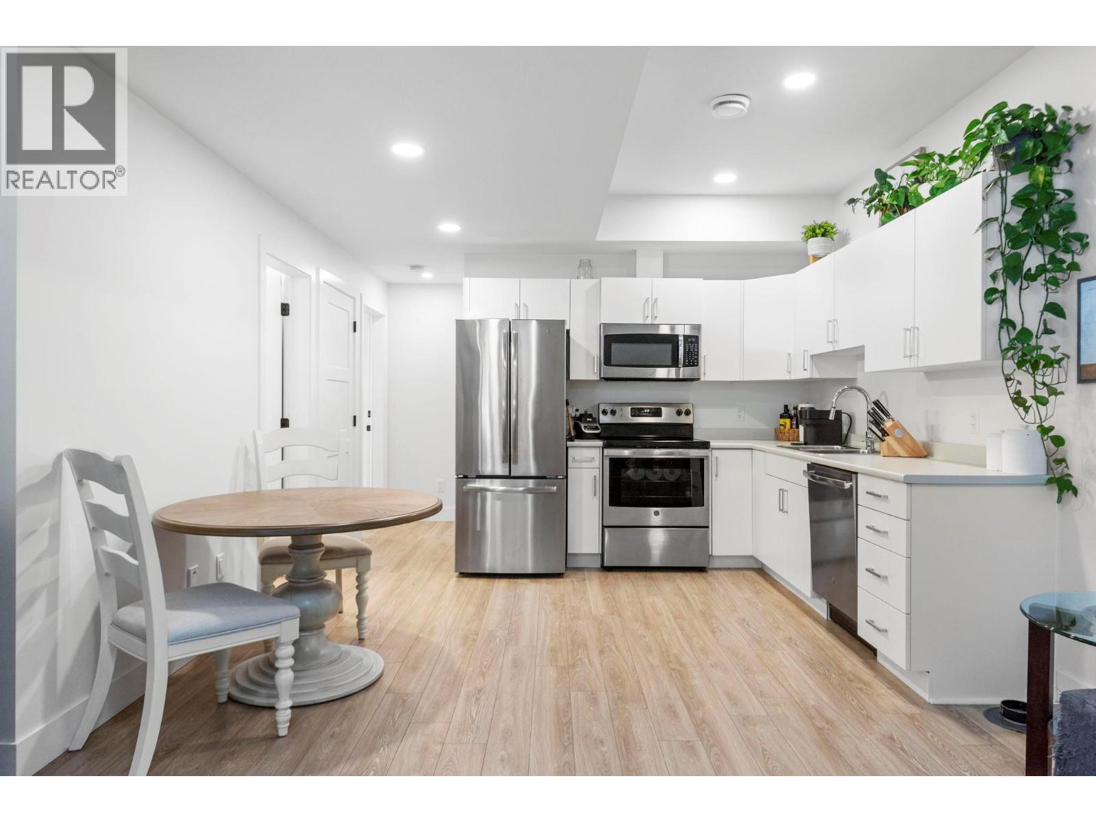 Picture for 2209 Lavetta  Drive https://www.cirrealty.ca/reb/bc/7/10366707_28.jpg