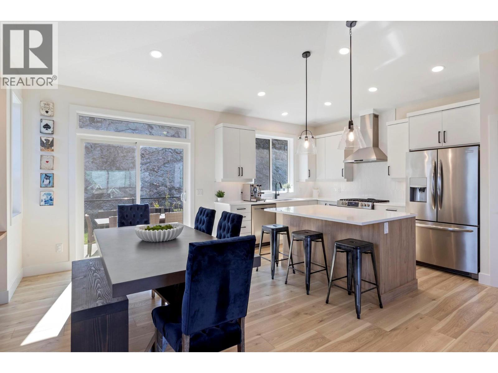 Picture for 2209 Lavetta  Drive https://www.cirrealty.ca/reb/bc/7/10366707_7.jpg