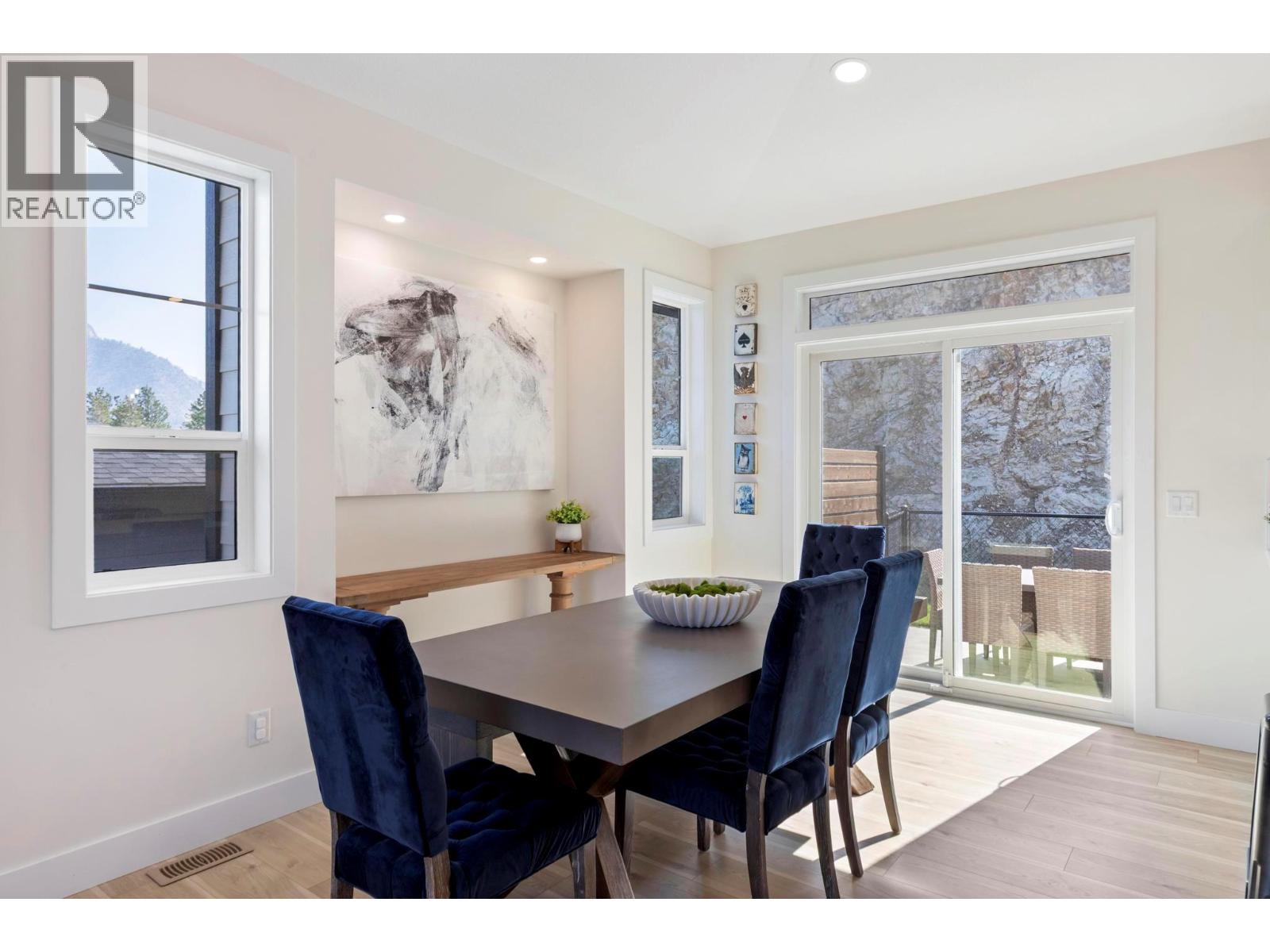 Picture for 2209 Lavetta  Drive https://www.cirrealty.ca/reb/bc/7/10366707_9.jpg