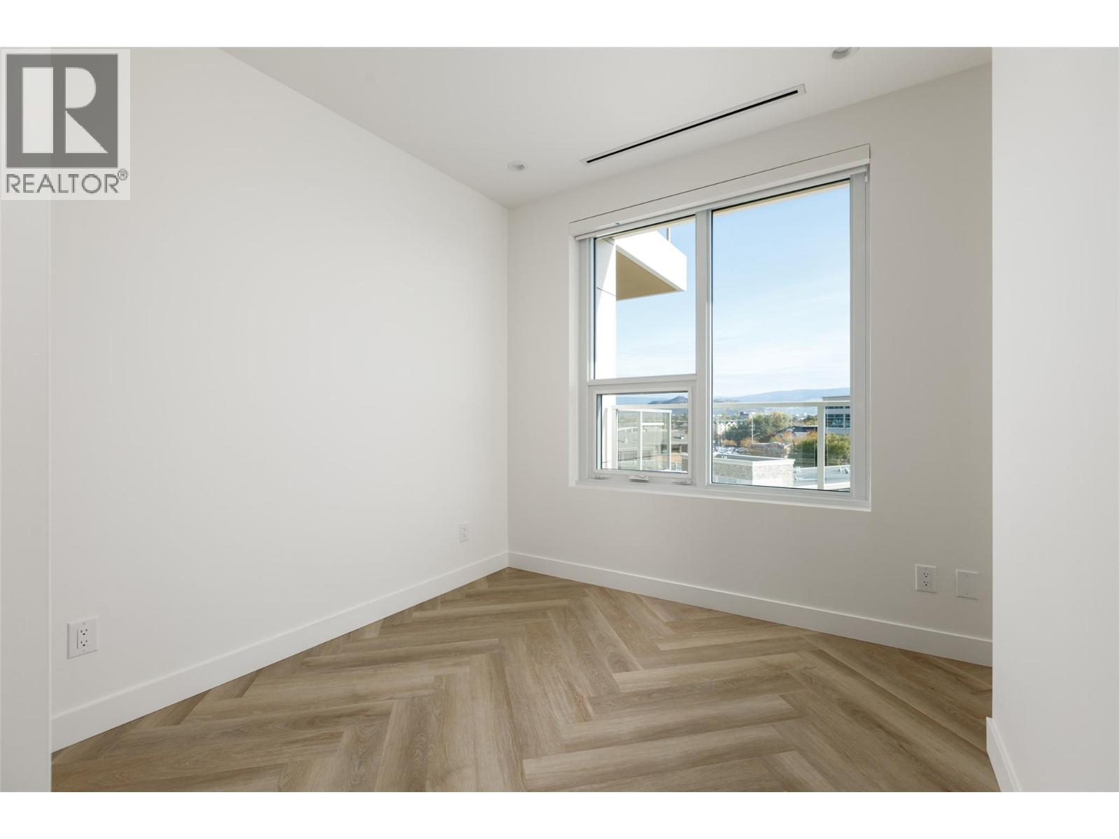 Picture for Unit #511, 3340 Lakeshore  Road https://www.cirrealty.ca/reb/bc/7/10366747_23.jpg