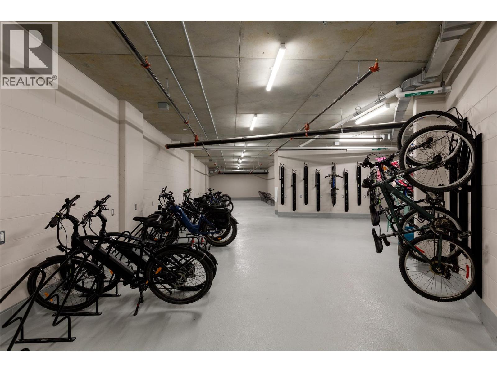 Picture for Unit #511, 3340 Lakeshore  Road https://www.cirrealty.ca/reb/bc/7/10366747_48.jpg