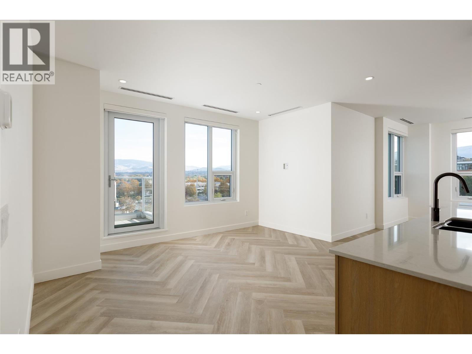 Picture for Unit #511, 3340 Lakeshore  Road