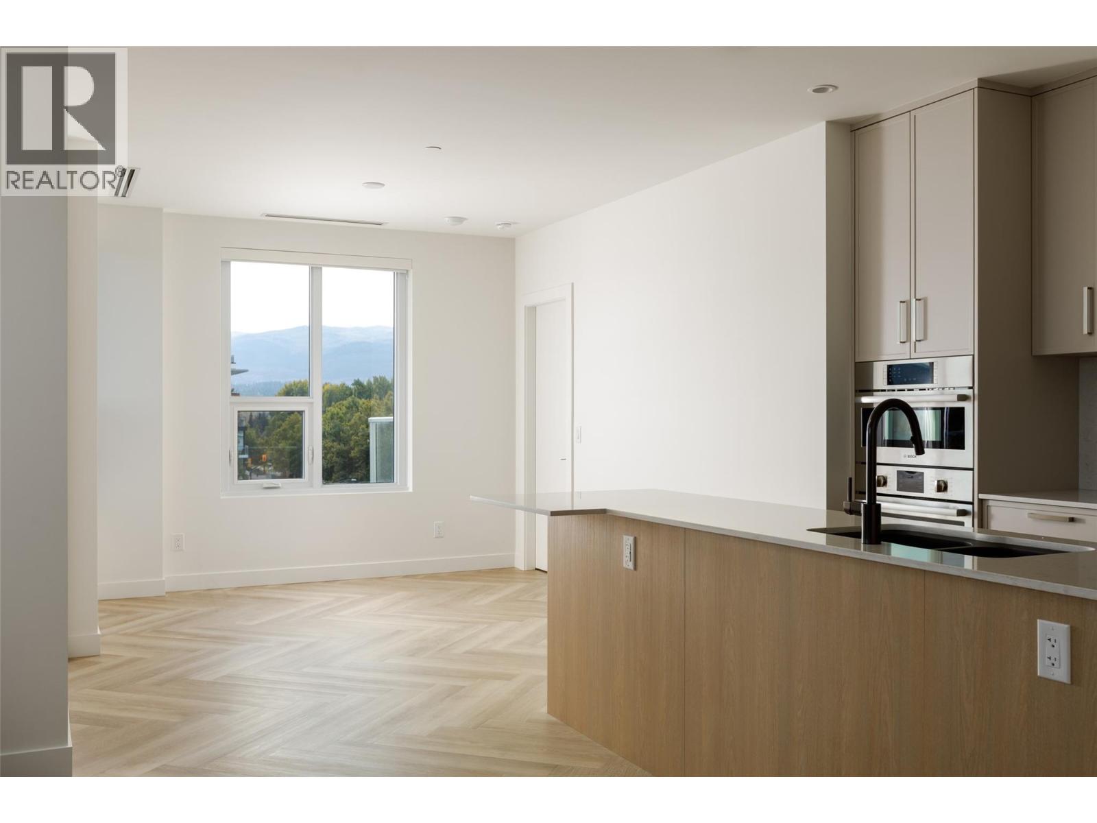 Picture for Unit #511, 3340 Lakeshore  Road https://www.cirrealty.ca/reb/bc/7/10366747_7.jpg