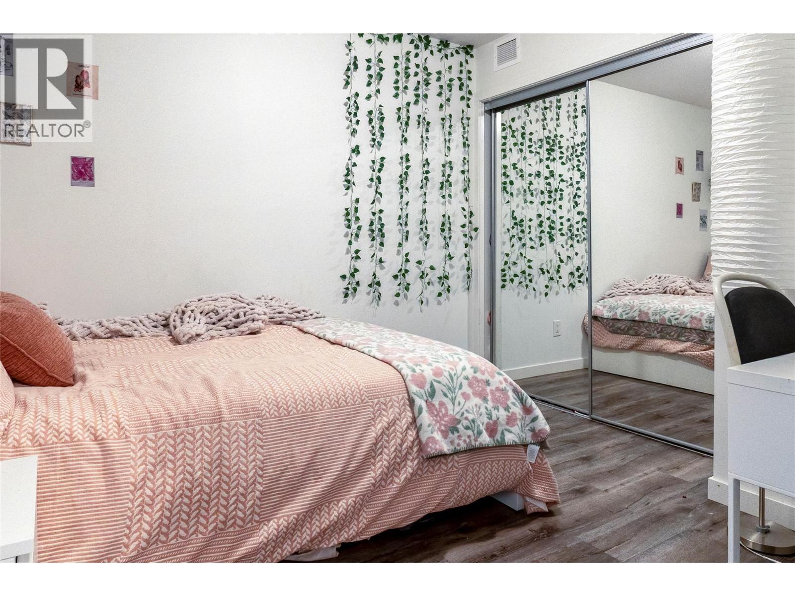 Picture for Unit #121, 655 Academy  Way https://www.cirrealty.ca/reb/bc/7/10366757_8.jpg