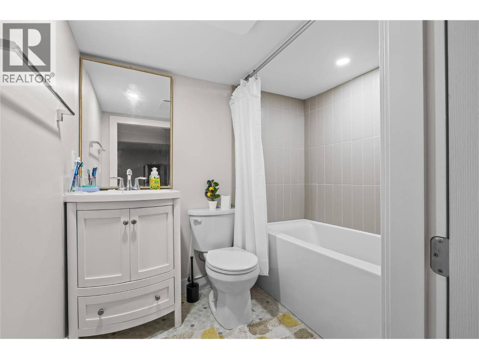 Picture for 205 Homer  Road https://www.cirrealty.ca/reb/bc/7/10366777_23.jpg