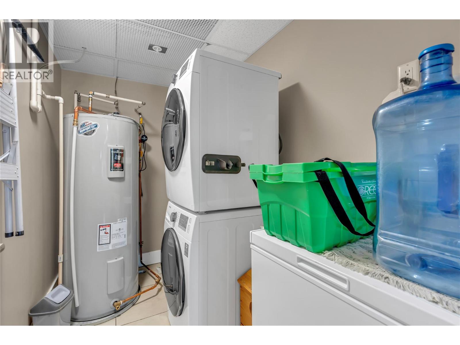 Picture for Unit #302, 250 Waterford  Avenue https://www.cirrealty.ca/reb/bc/7/10366957_20.jpg