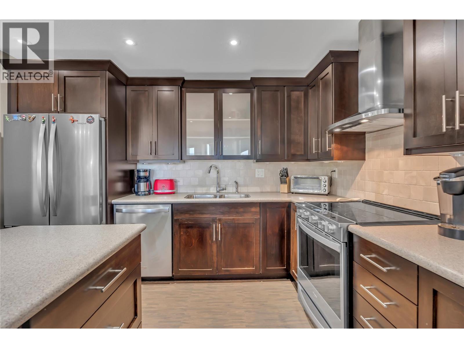 Picture for Unit #302, 250 Waterford  Avenue https://www.cirrealty.ca/reb/bc/7/10366957_22.jpg
