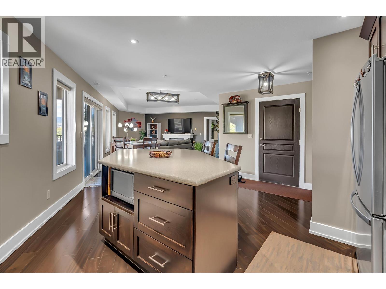 Picture for Unit #302, 250 Waterford  Avenue https://www.cirrealty.ca/reb/bc/7/10366957_23.jpg