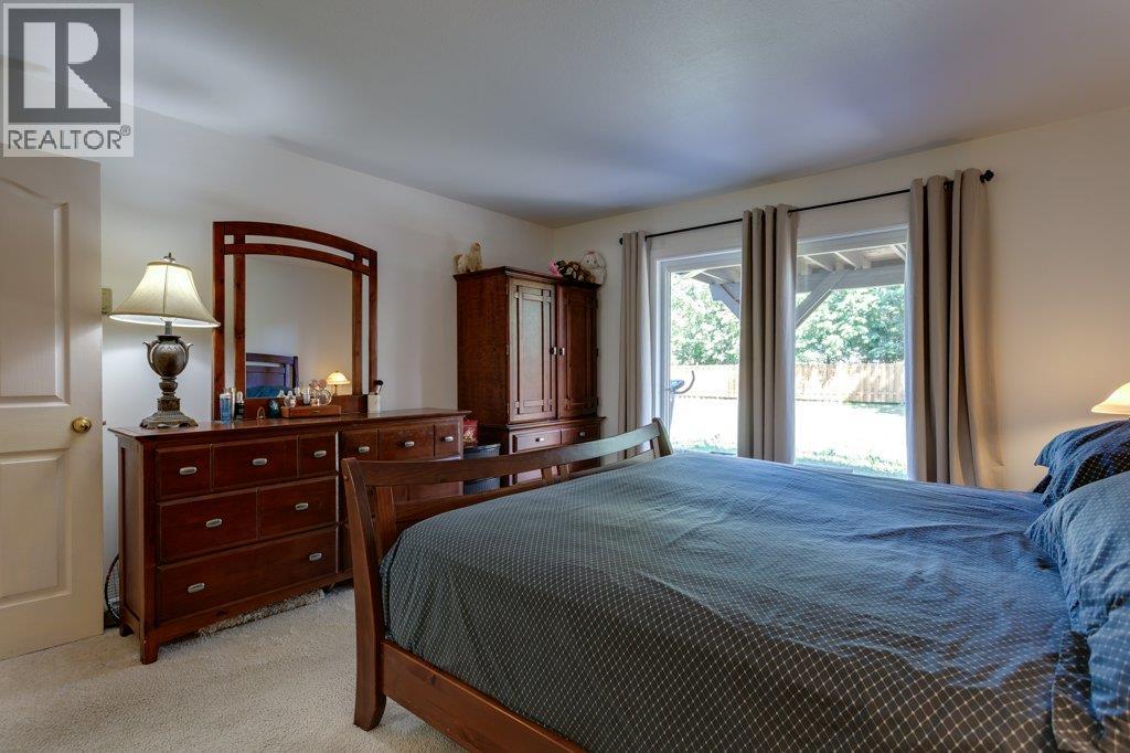 Picture for 4541 Gordon  Drive https://www.cirrealty.ca/reb/bc/7/10367277_11.jpg