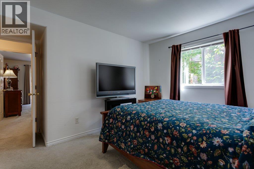 Picture for 4541 Gordon  Drive https://www.cirrealty.ca/reb/bc/7/10367277_15.jpg