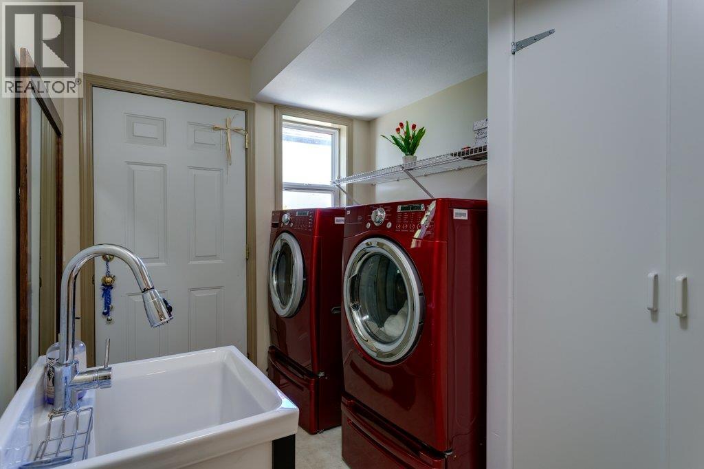 Picture for 4541 Gordon  Drive https://www.cirrealty.ca/reb/bc/7/10367277_17.jpg