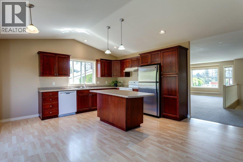 Picture for 4541 Gordon  Drive https://www.cirrealty.ca/reb/bc/7/10367277_27.jpg