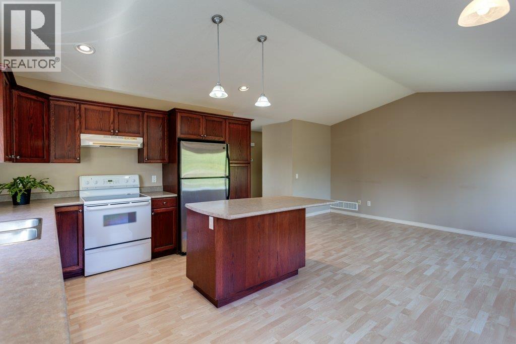 Picture for 4541 Gordon  Drive https://www.cirrealty.ca/reb/bc/7/10367277_29.jpg