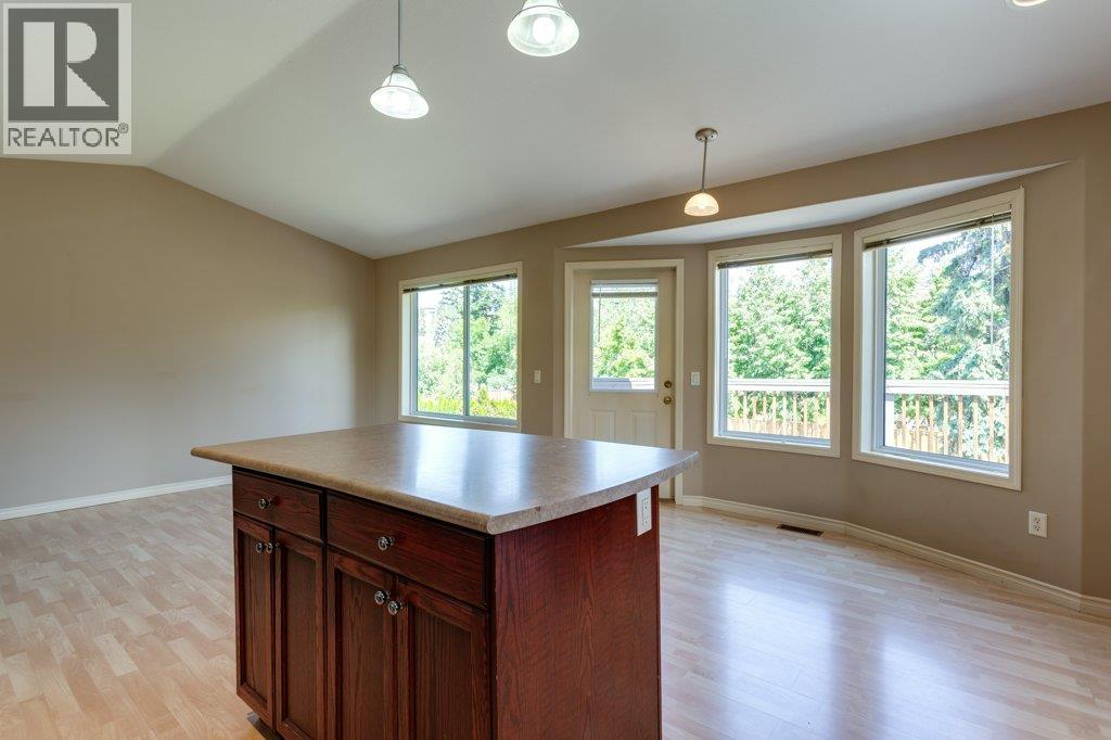 Picture for 4541 Gordon  Drive https://www.cirrealty.ca/reb/bc/7/10367277_31.jpg