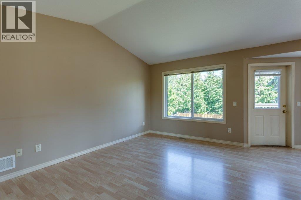 Picture for 4541 Gordon  Drive https://www.cirrealty.ca/reb/bc/7/10367277_34.jpg