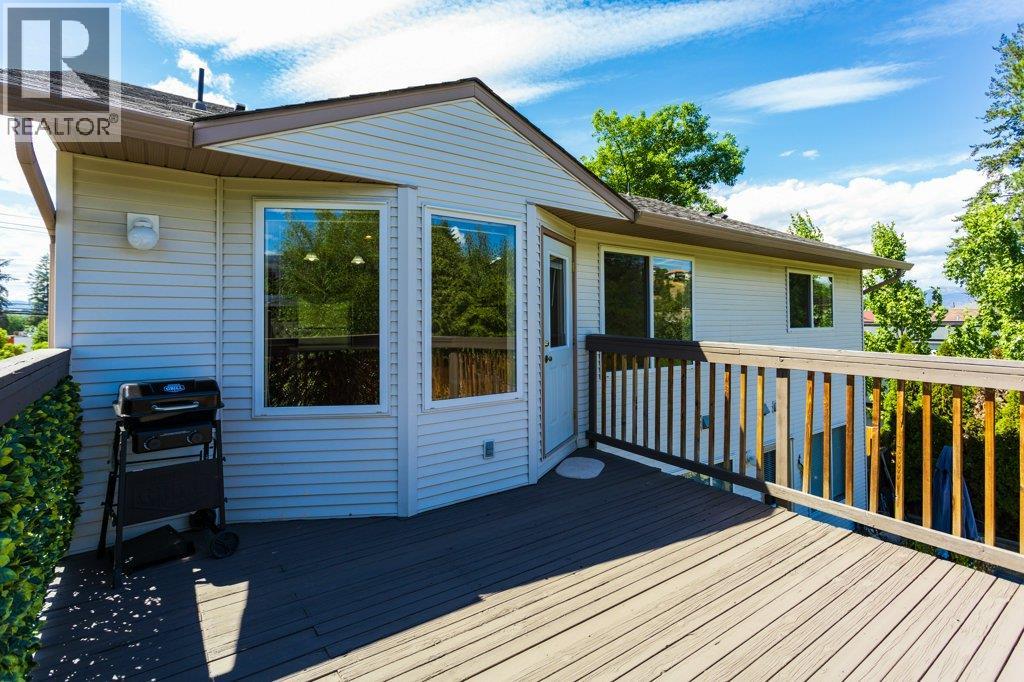 Picture for 4541 Gordon  Drive https://www.cirrealty.ca/reb/bc/7/10367277_39.jpg