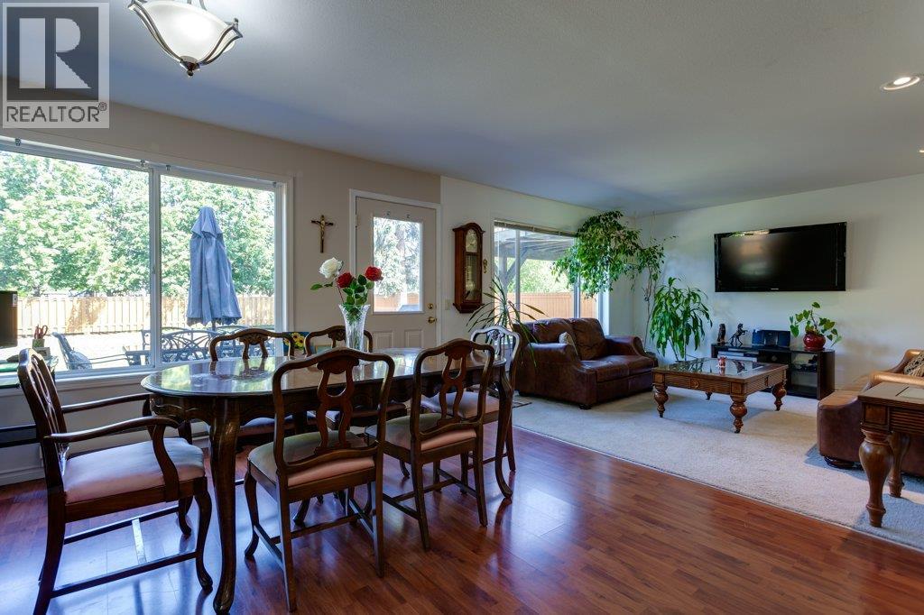 Picture for 4541 Gordon  Drive https://www.cirrealty.ca/reb/bc/7/10367277_5.jpg