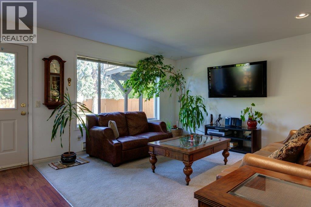 Picture for 4541 Gordon  Drive https://www.cirrealty.ca/reb/bc/7/10367277_7.jpg