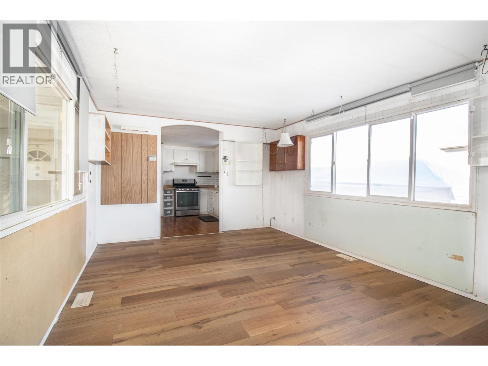 Picture for Unit #39, 3745 Lakeshore  Road