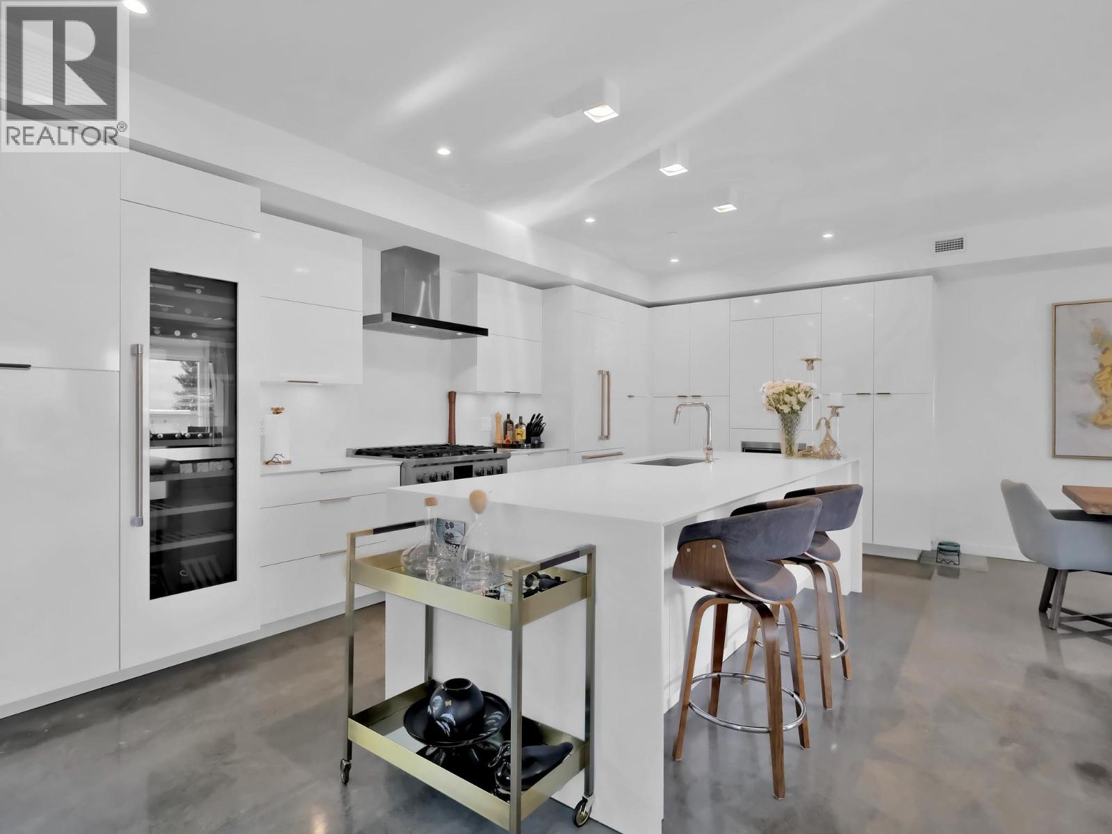 Picture for Unit #201, 4071 Lakeshore  Road