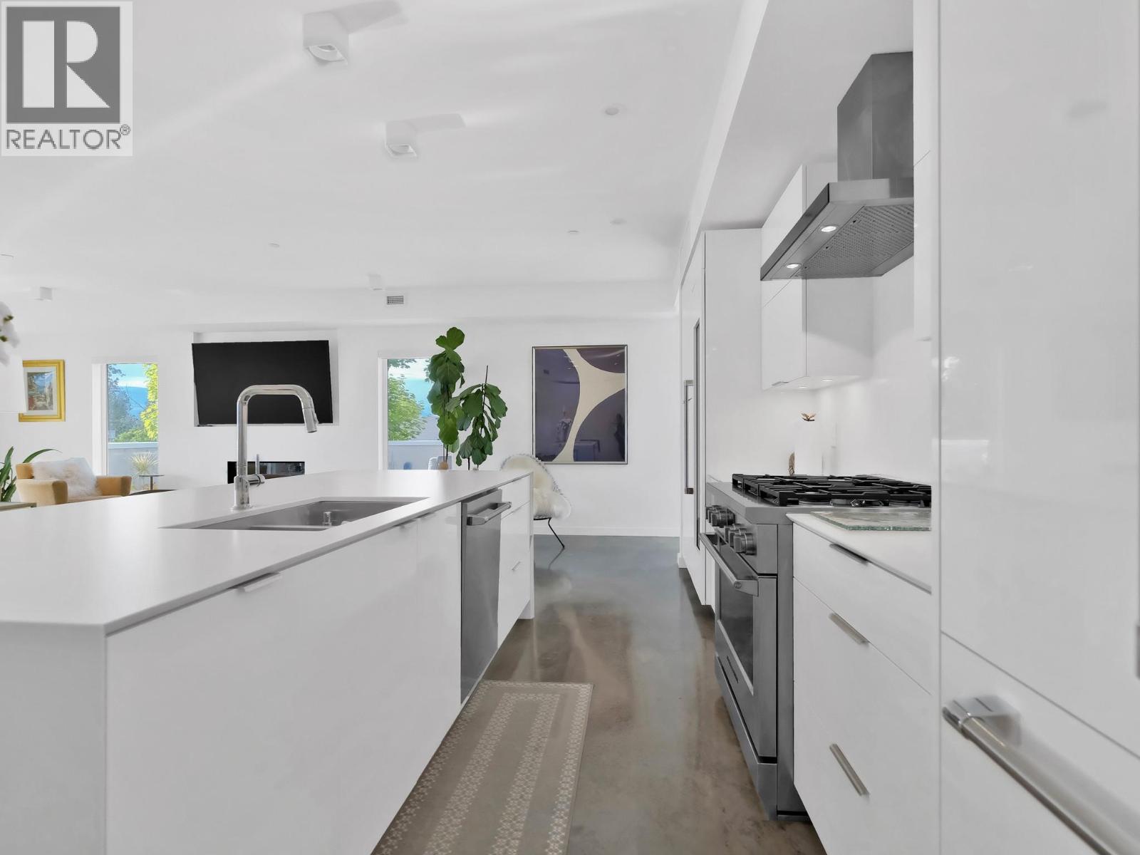 Picture for Unit #201, 4071 Lakeshore  Road