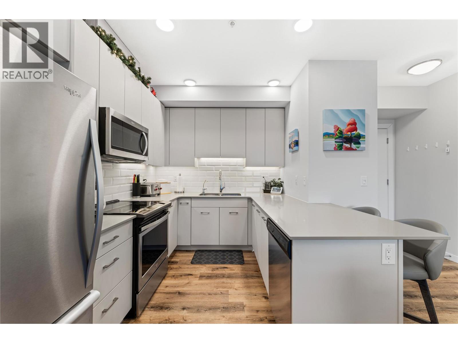 Picture for Unit #300, 722 Valley  Road