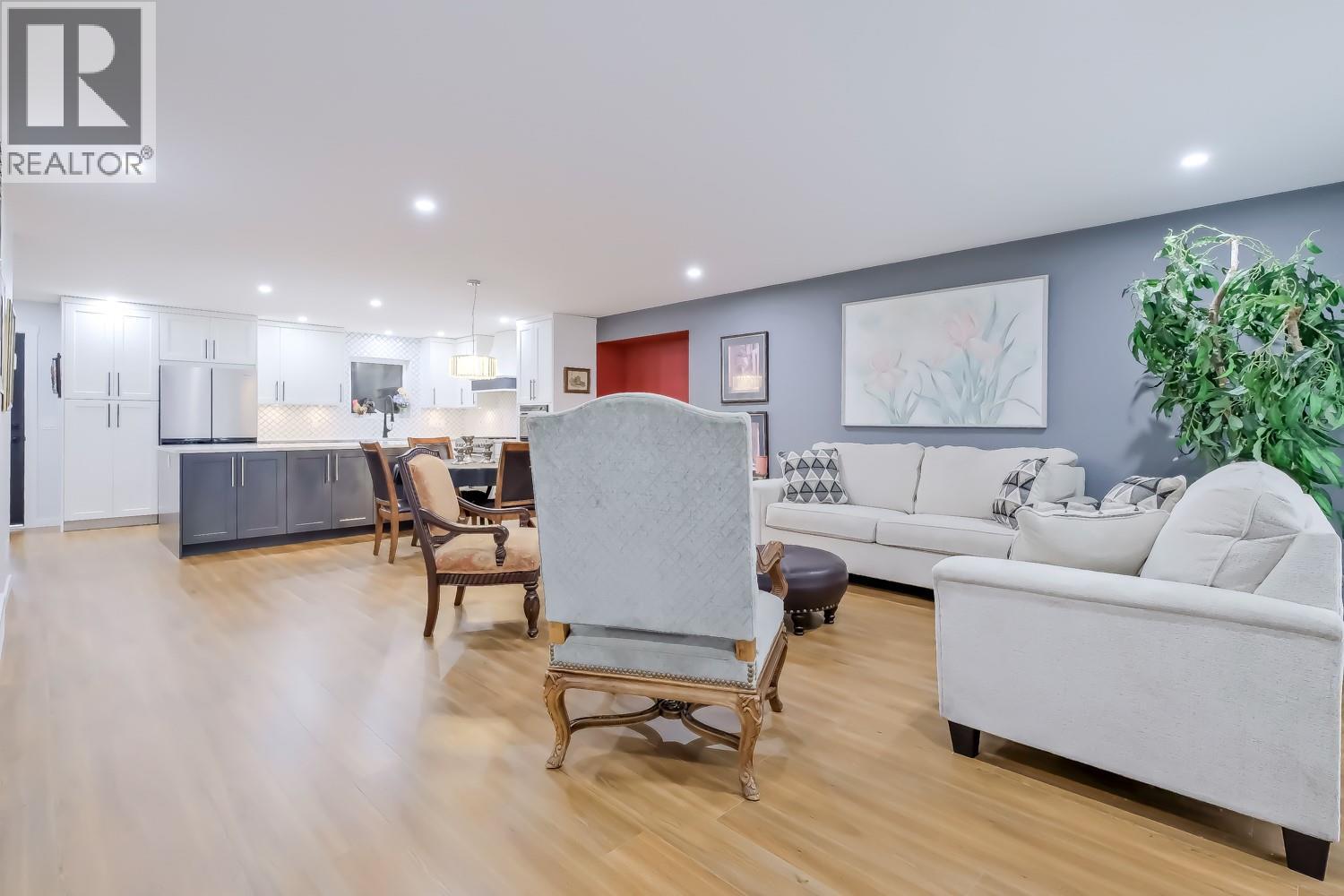 Picture for 2830 PARIS  Street