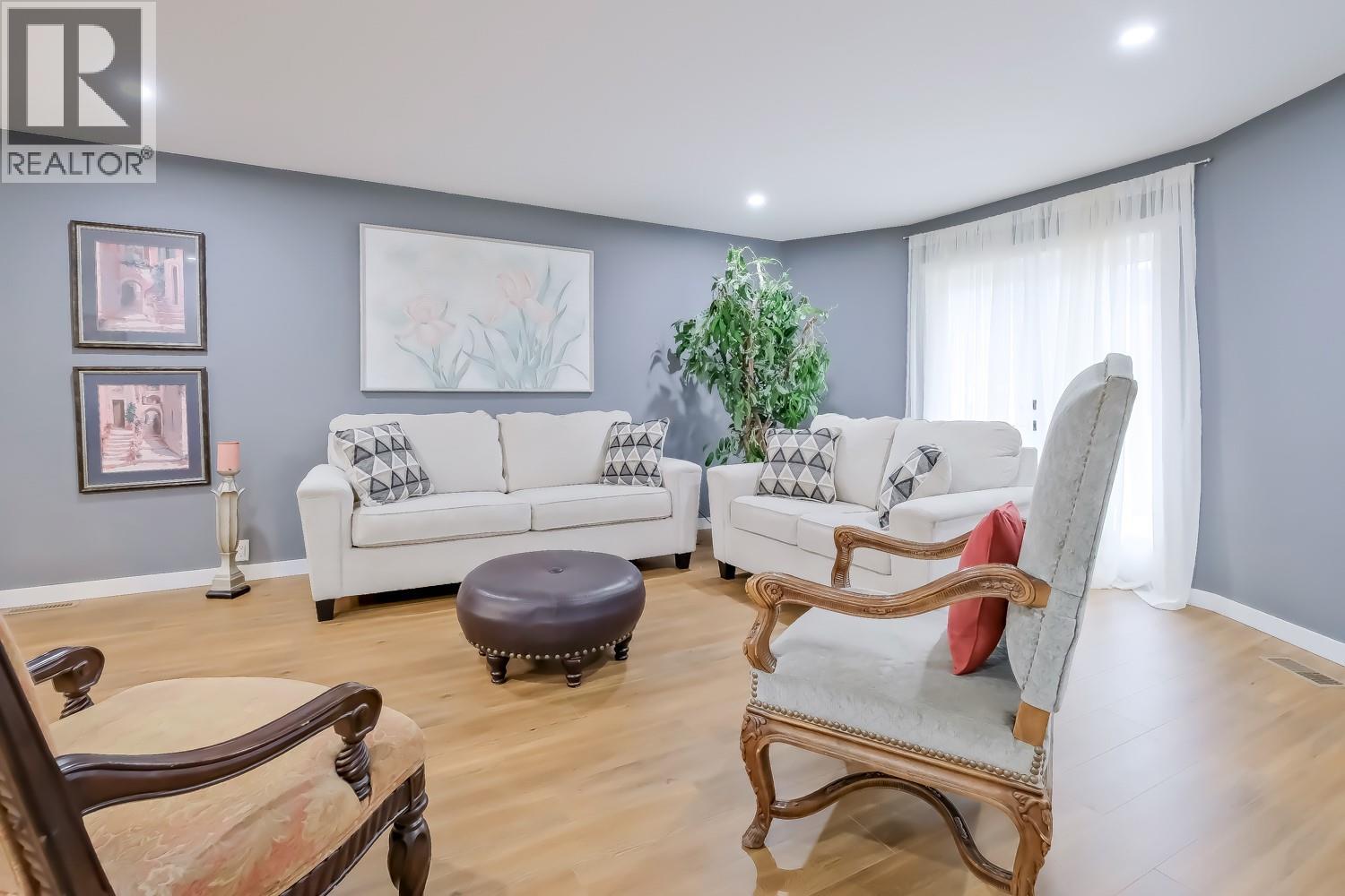 Picture for 2830 PARIS  Street