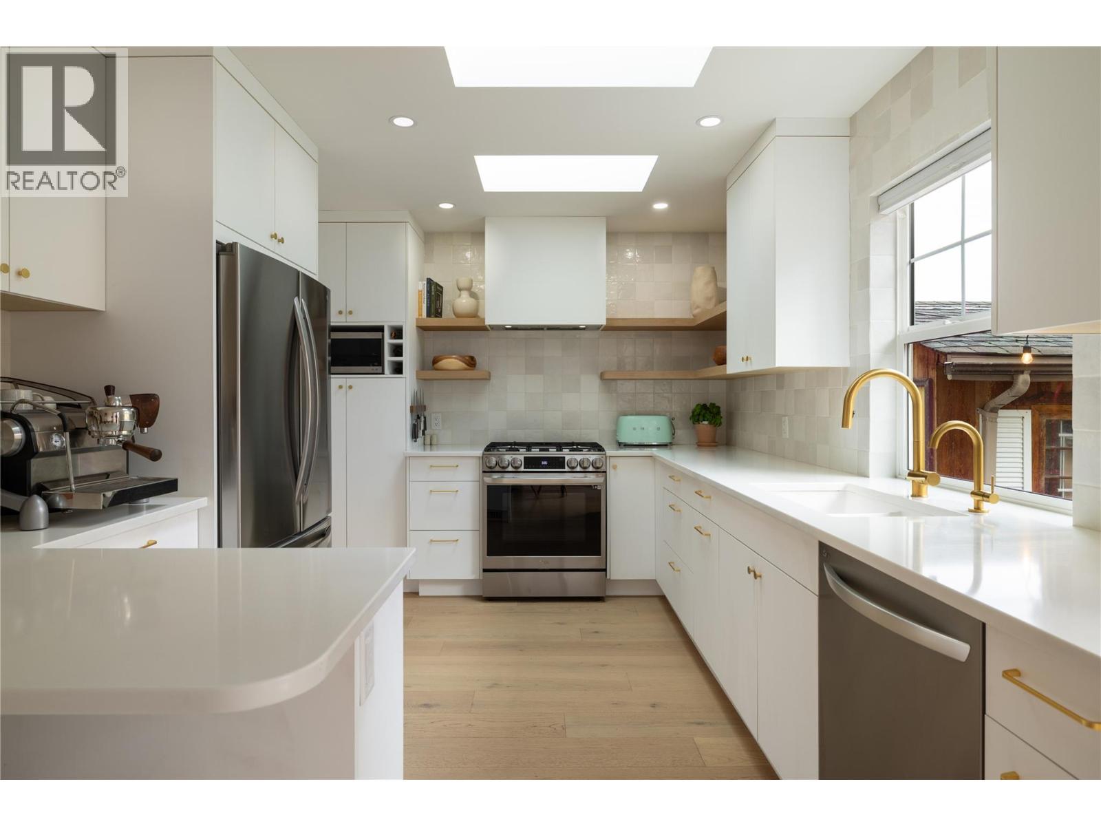 Picture for 773 Sutherland  Avenue