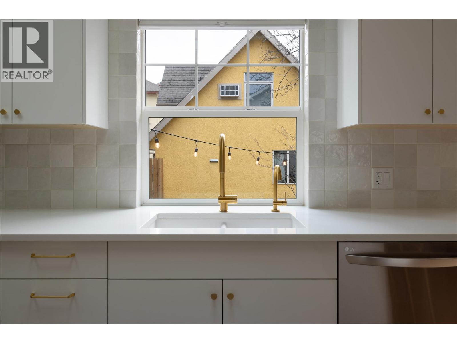 Picture for 773 Sutherland  Avenue